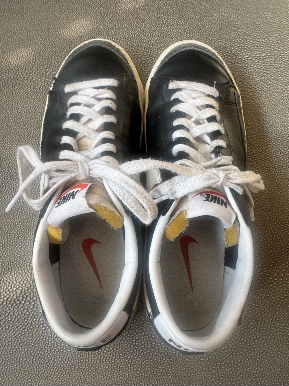 Nike sleek low